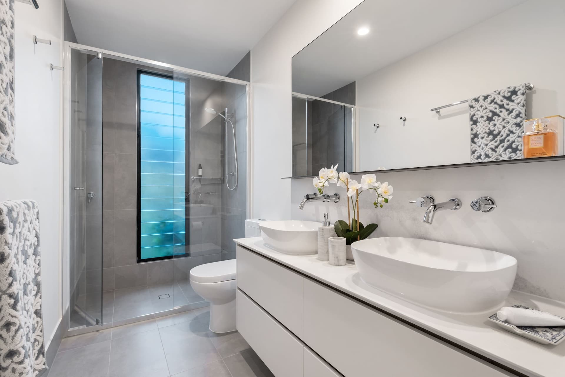 /service-images/bathroom.jpeg